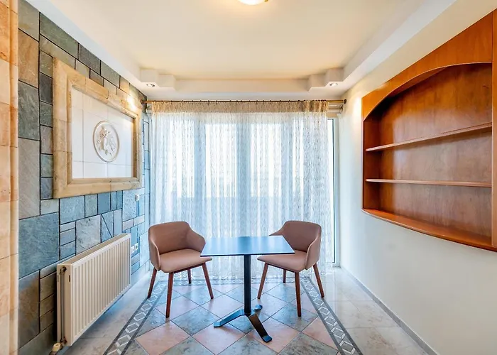 Luxury Barbara Rhodes 아판토우