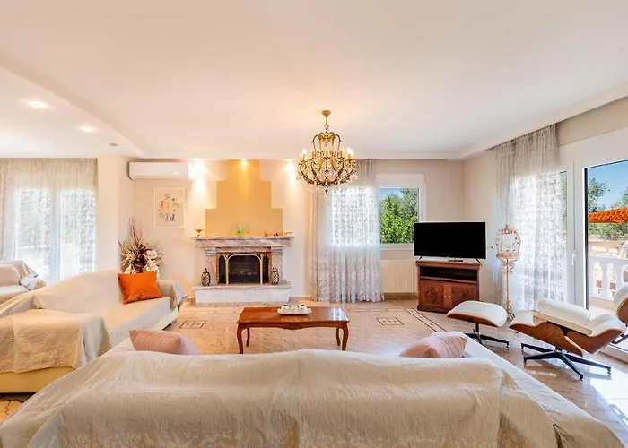 Luxury Barbara Rhodes